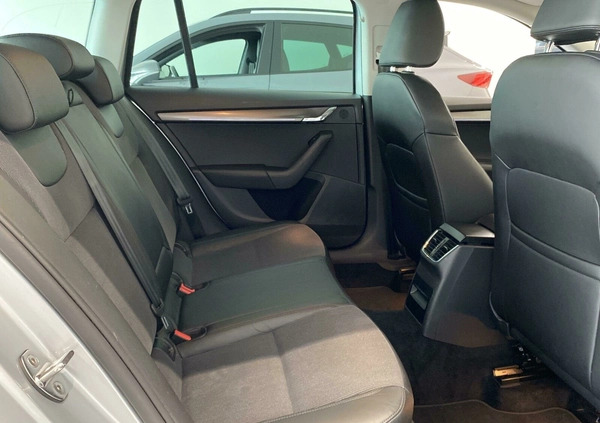 Skoda Octavia cena 65900 przebieg: 123883, rok produkcji 2019 z Jastrowie małe 407